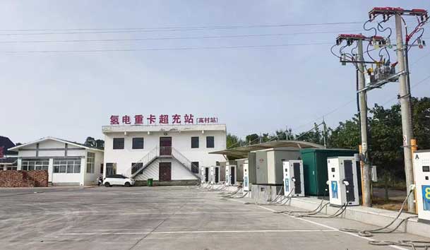 【重卡电动先锋】南宫体育app官网300-400kW重卡充电桩：亮点与应用典范(图6)